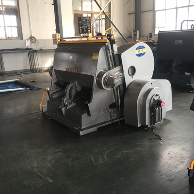 China Industrial Carton Flat Die Cutting Machine For Cutting Cardboard supplier